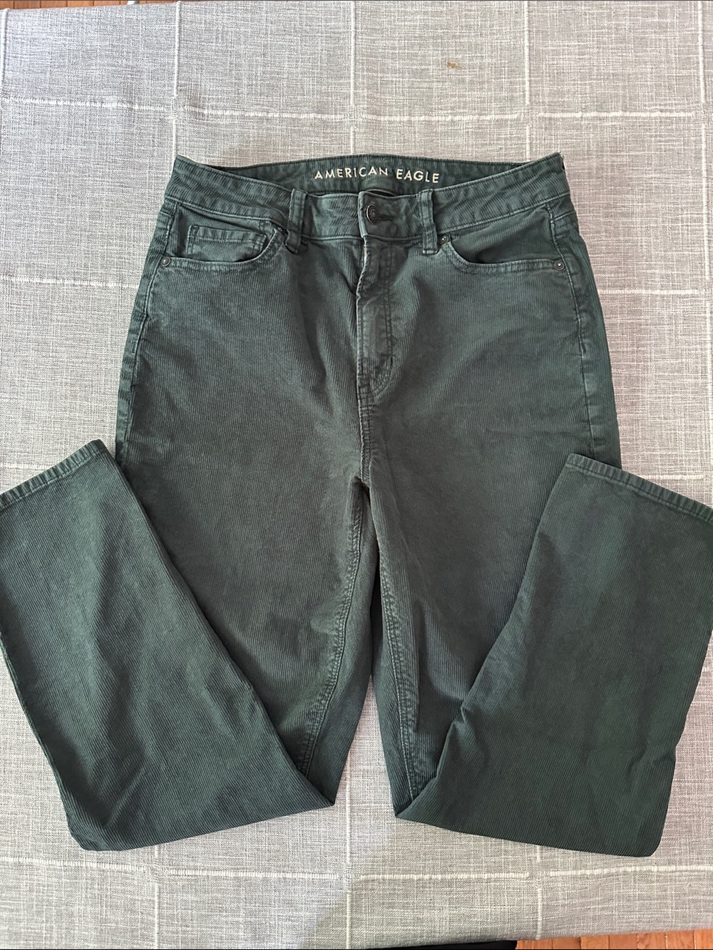 American Eagle Forest Green Corduroy Mom Straight Jeans 8